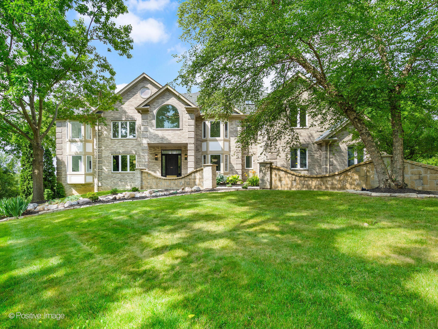1 Seneca Avenue, Hawthorn Woods, IL 60047