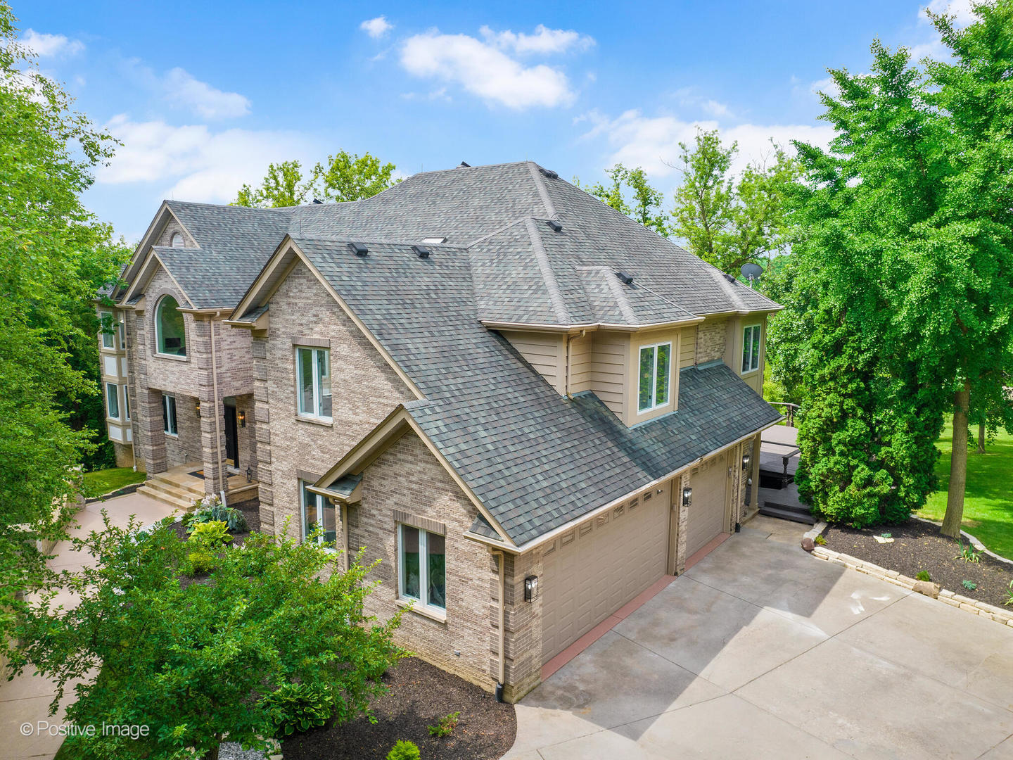 1 Seneca Avenue, Hawthorn Woods, IL 60047