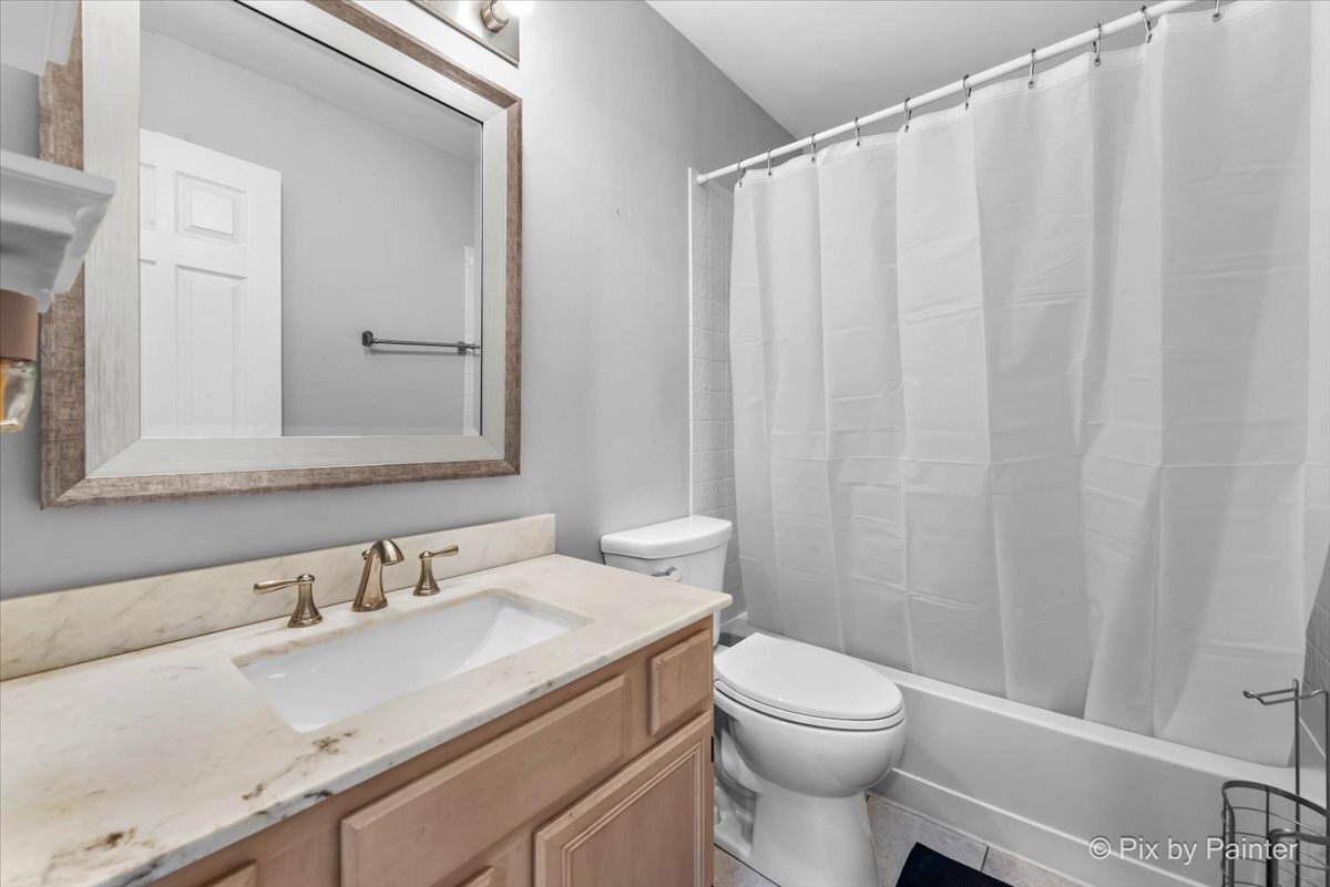 230 11th Street #B, Wheeling, IL 60090