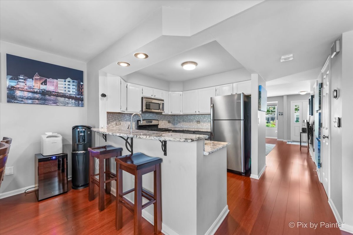 230 11th Street #B, Wheeling, IL 60090