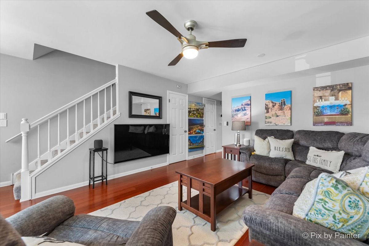 230 11th Street #B, Wheeling, IL 60090