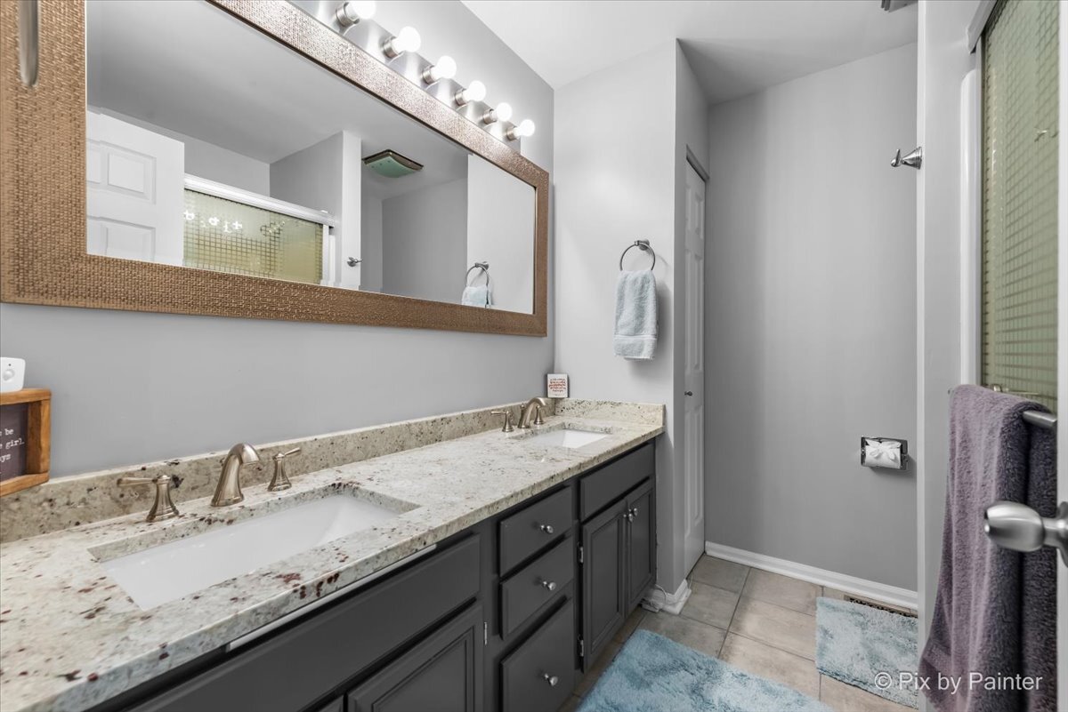 230 11th Street #B, Wheeling, IL 60090