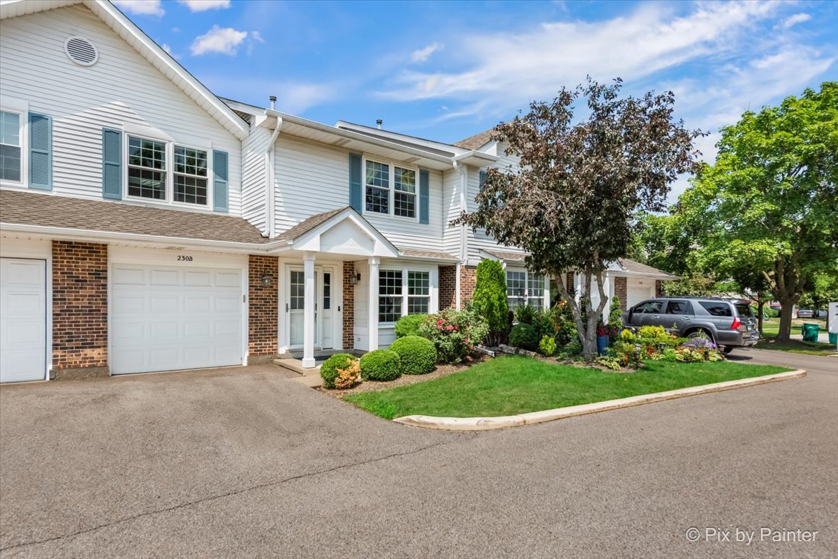 230 11th Street #B, Wheeling, IL 60090