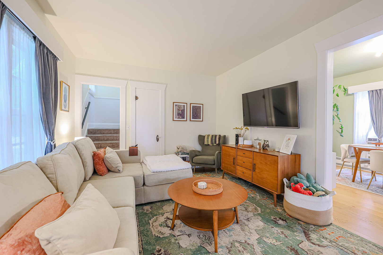 124 E Sunnyside Avenue, Libertyville, IL 60048