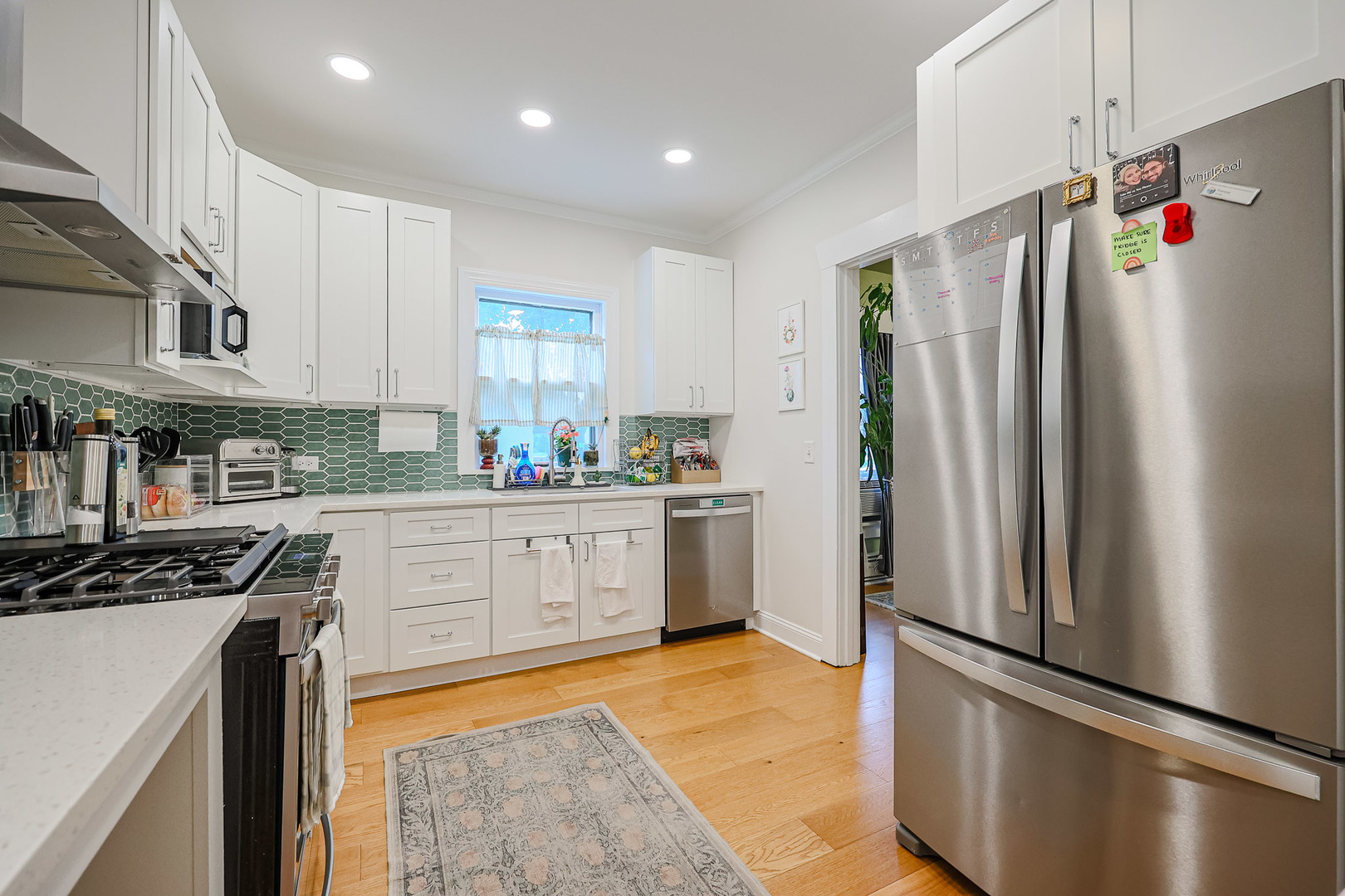124 E Sunnyside Avenue, Libertyville, IL 60048