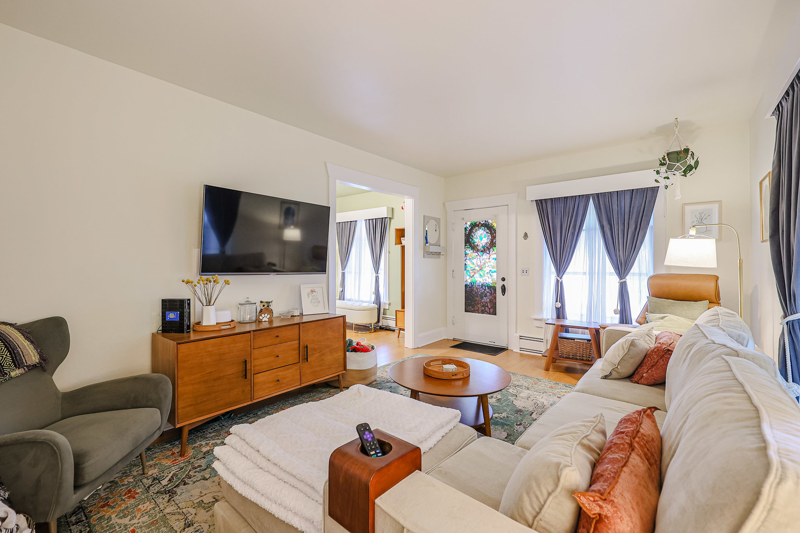 124 E Sunnyside Avenue, Libertyville, IL 60048