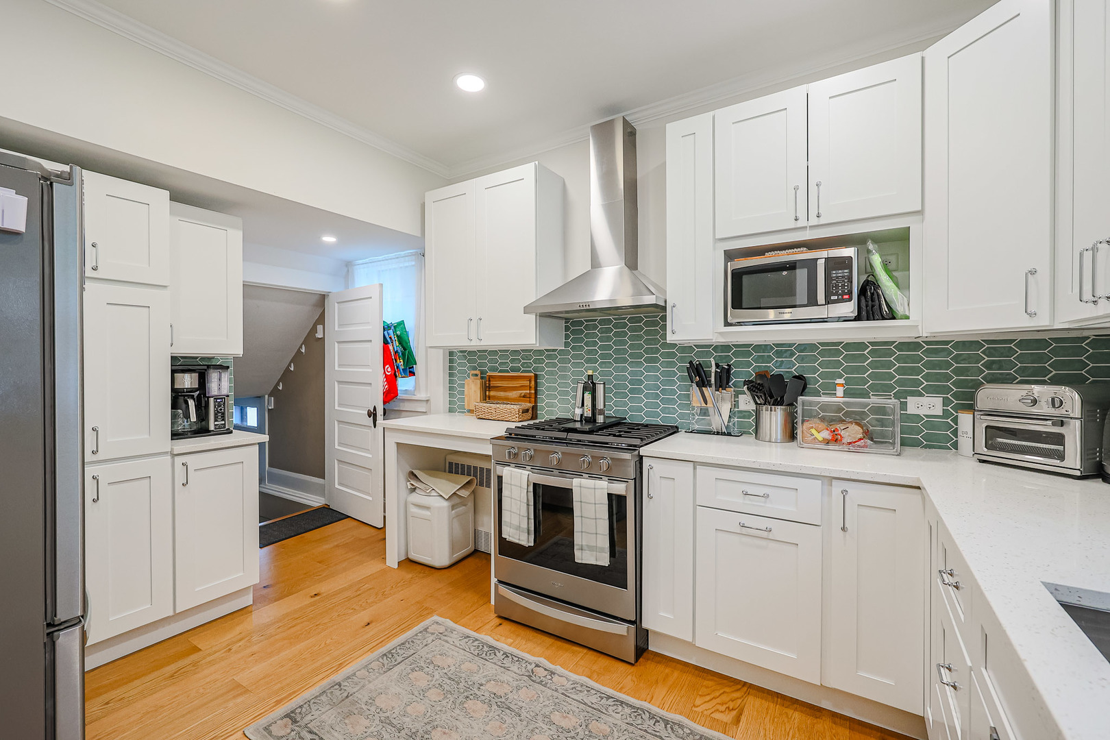 124 E Sunnyside Avenue, Libertyville, IL 60048