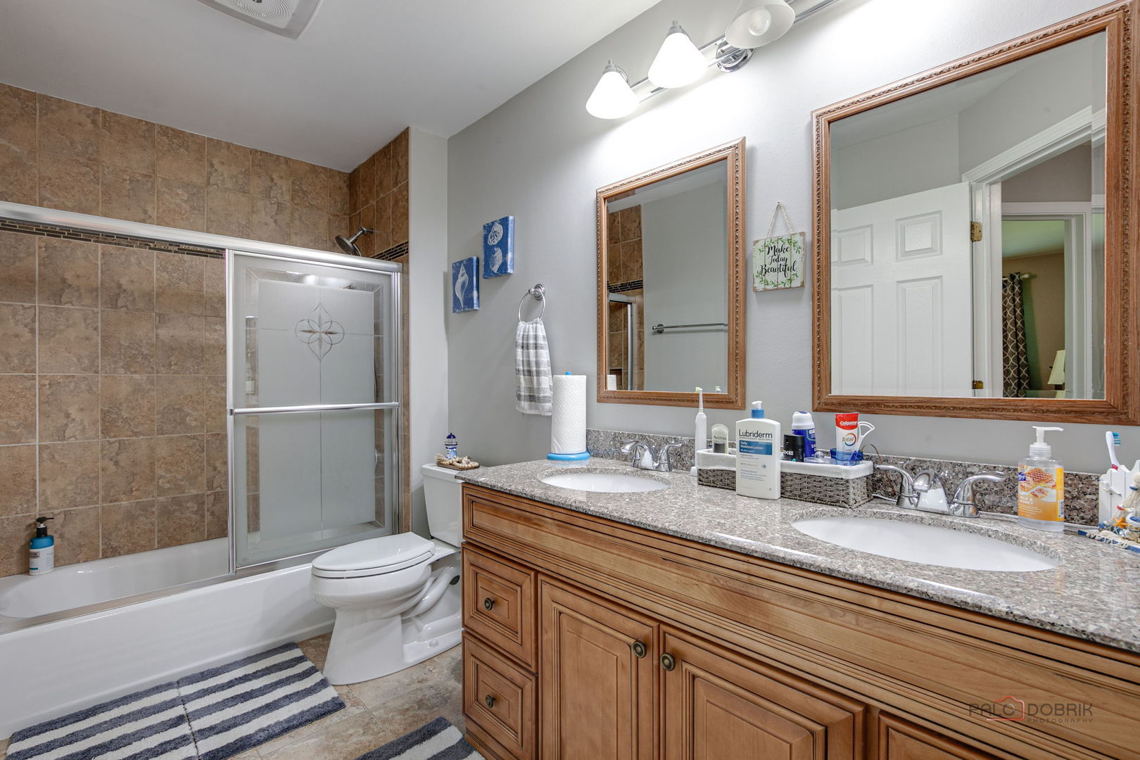 108 Brook Hill Lane, Vernon Hills, IL 60061