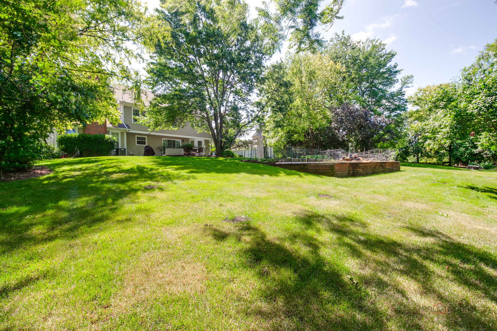 108 Brook Hill Lane, Vernon Hills, IL 60061