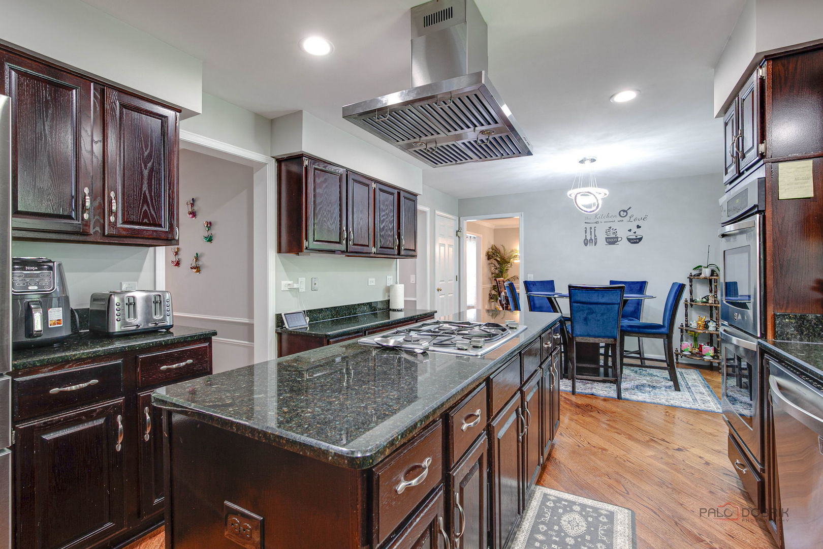 108 Brook Hill Lane, Vernon Hills, IL 60061