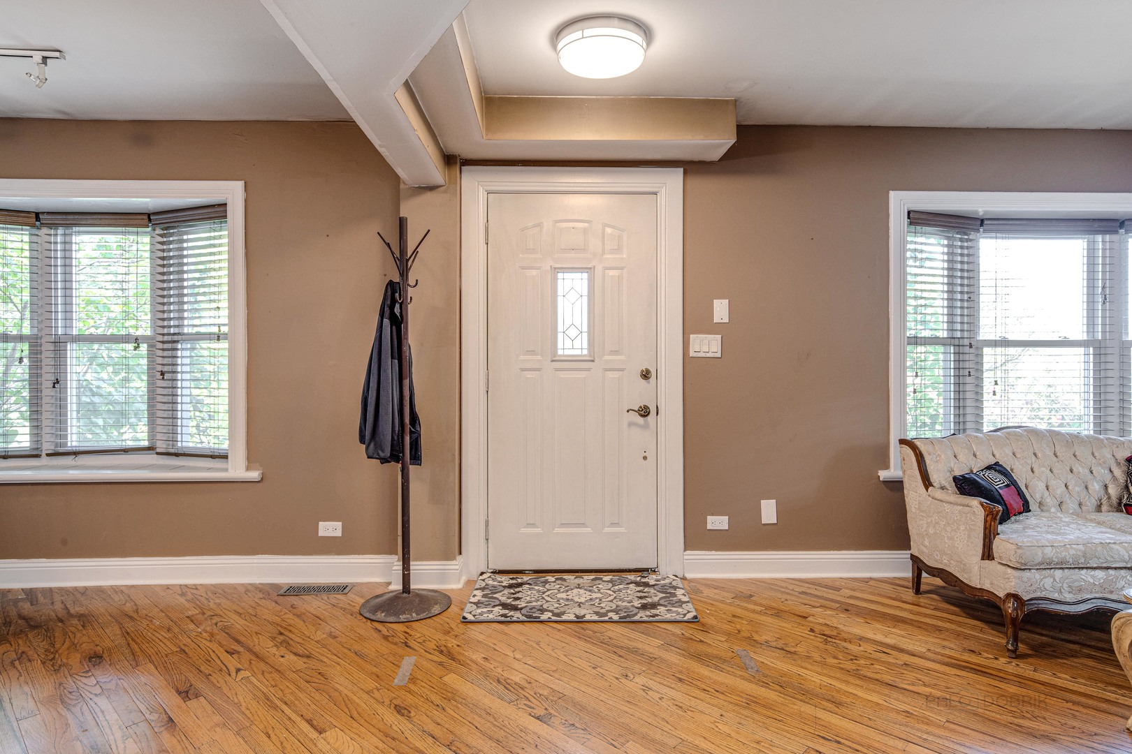 630 Whitney Avenue, Winthrop Harbor, IL 60096