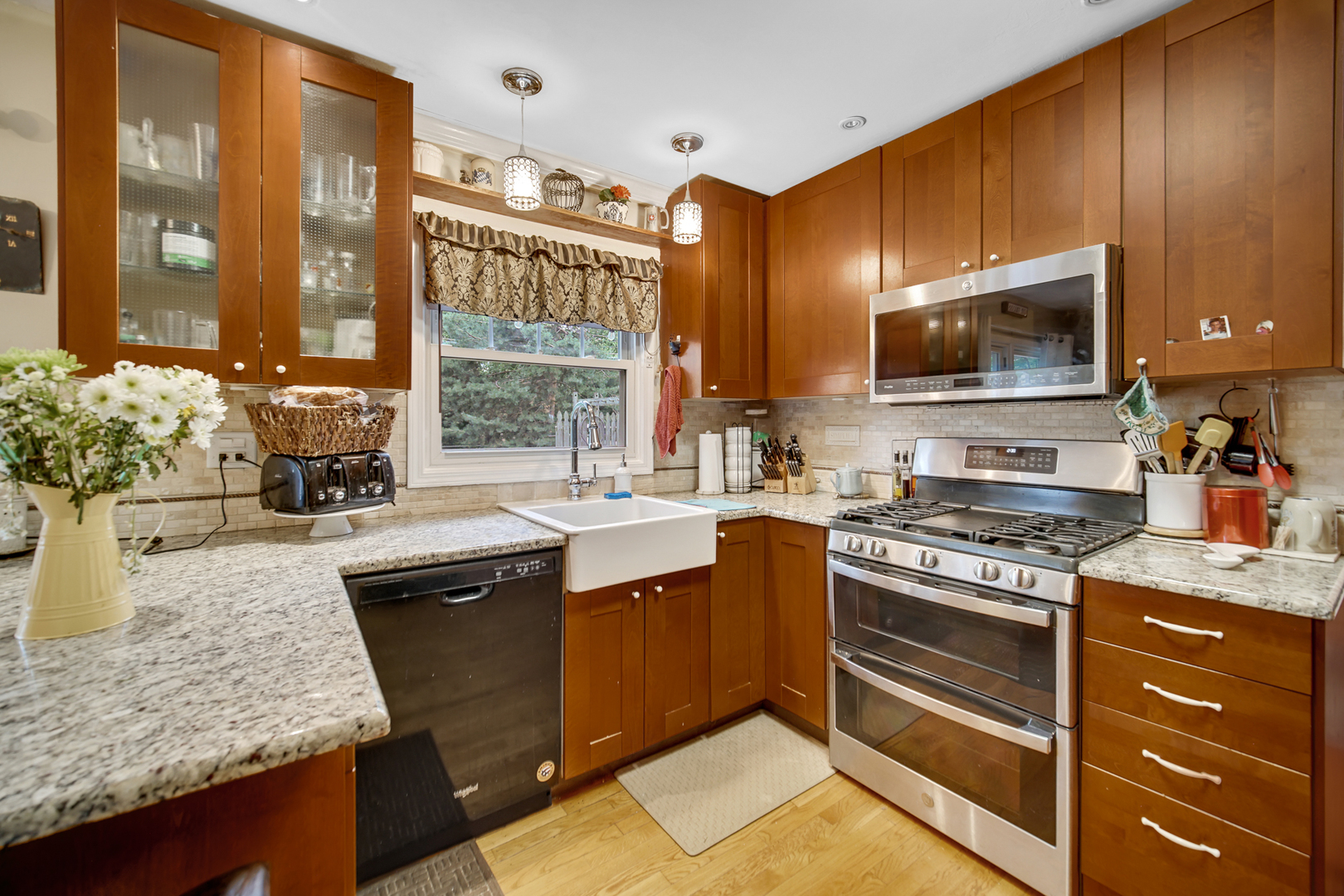 486 Hiawatha Drive, Carol Stream, IL 60188