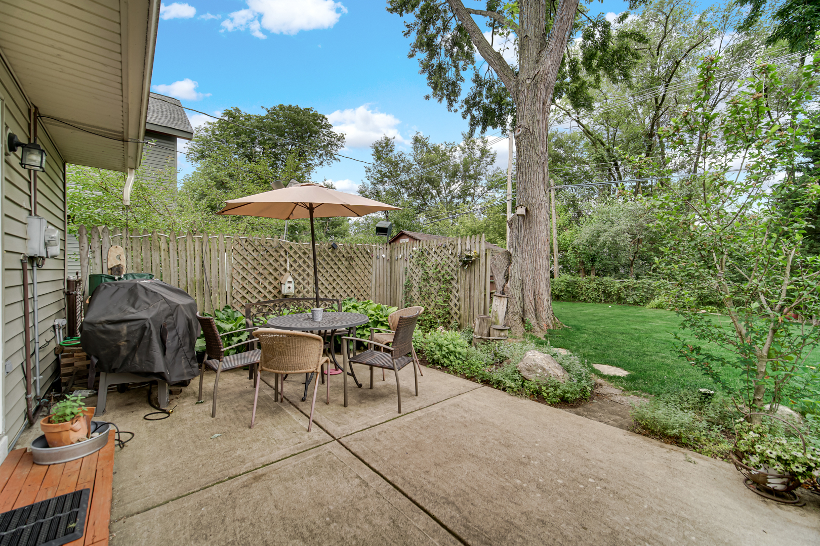 486 Hiawatha Drive, Carol Stream, IL 60188