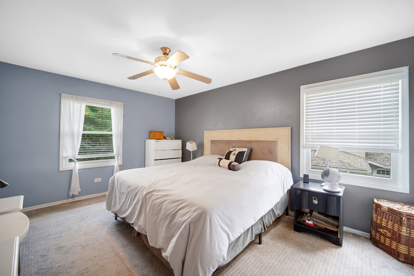 486 Hiawatha Drive, Carol Stream, IL 60188
