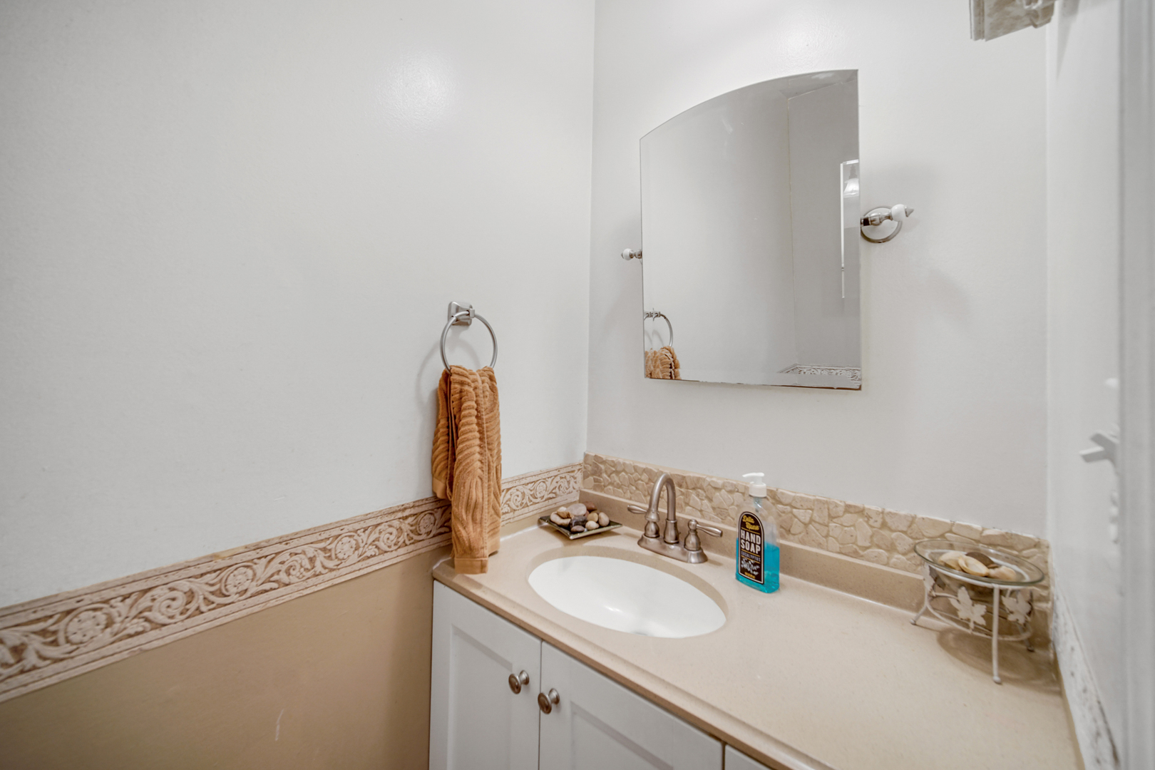 486 Hiawatha Drive, Carol Stream, IL 60188