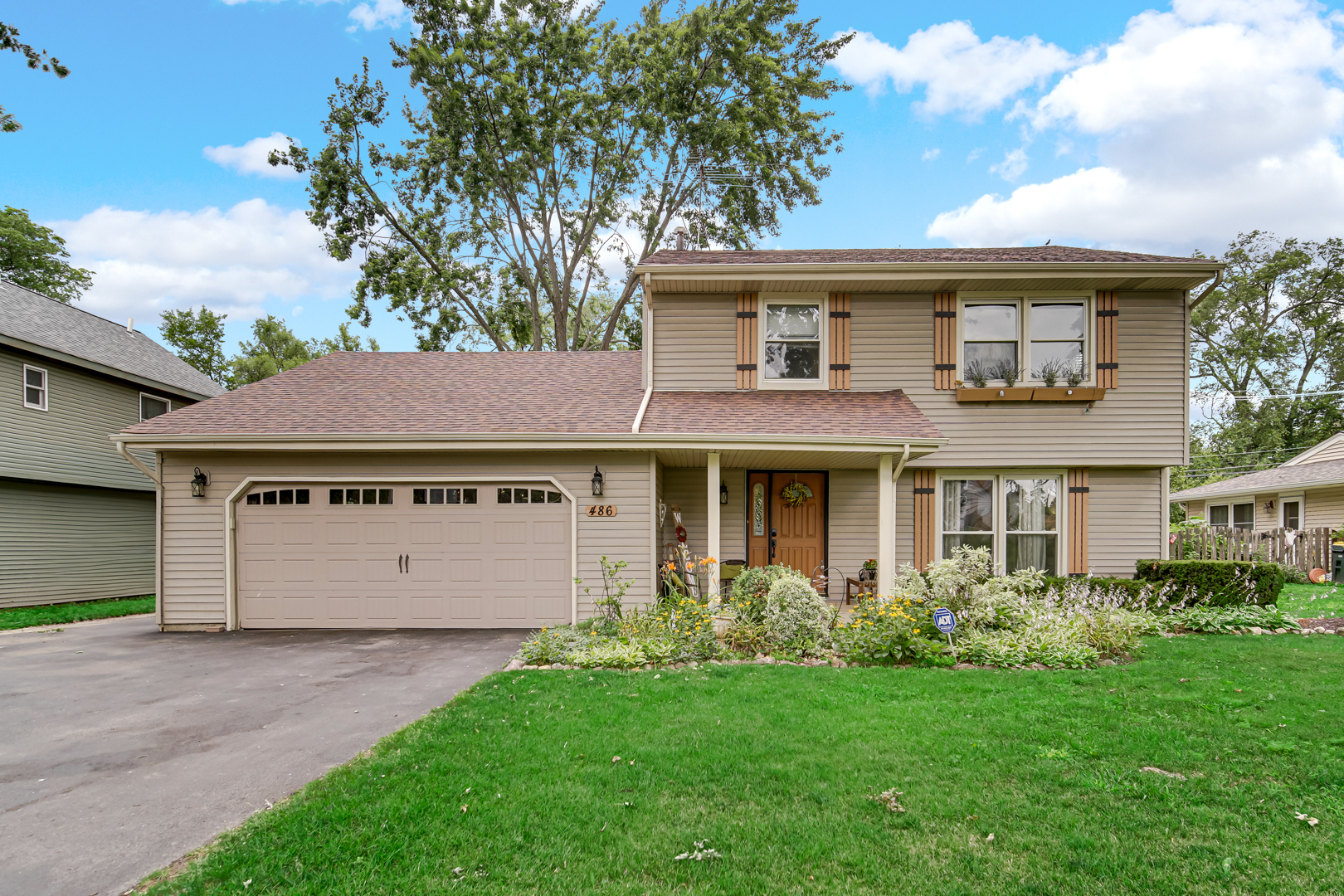 486 Hiawatha Drive, Carol Stream, IL 60188