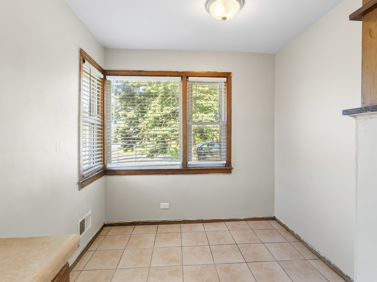 1135 Rice Avenue, Bellwood, IL 60104