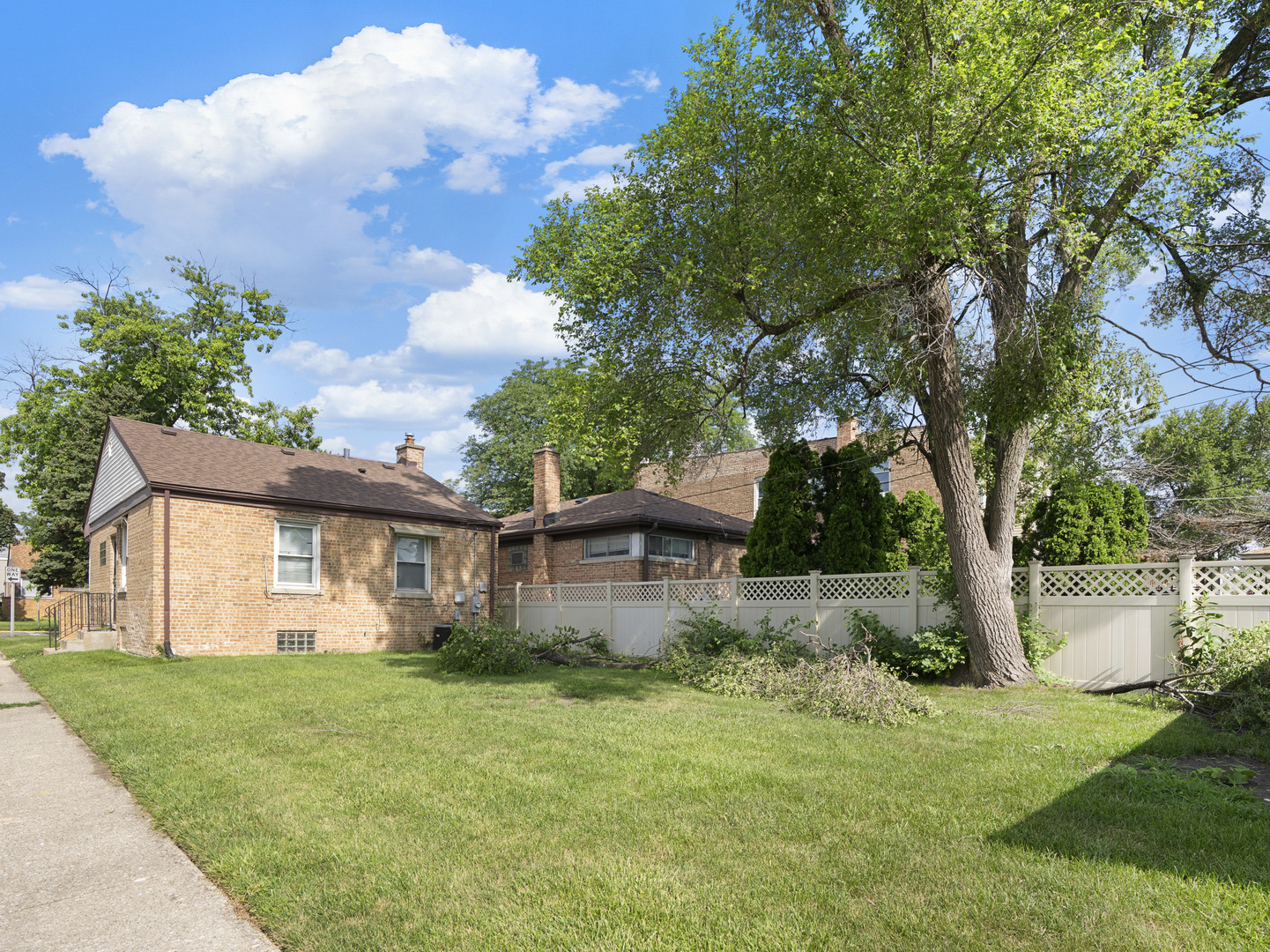 1135 Rice Avenue, Bellwood, IL 60104