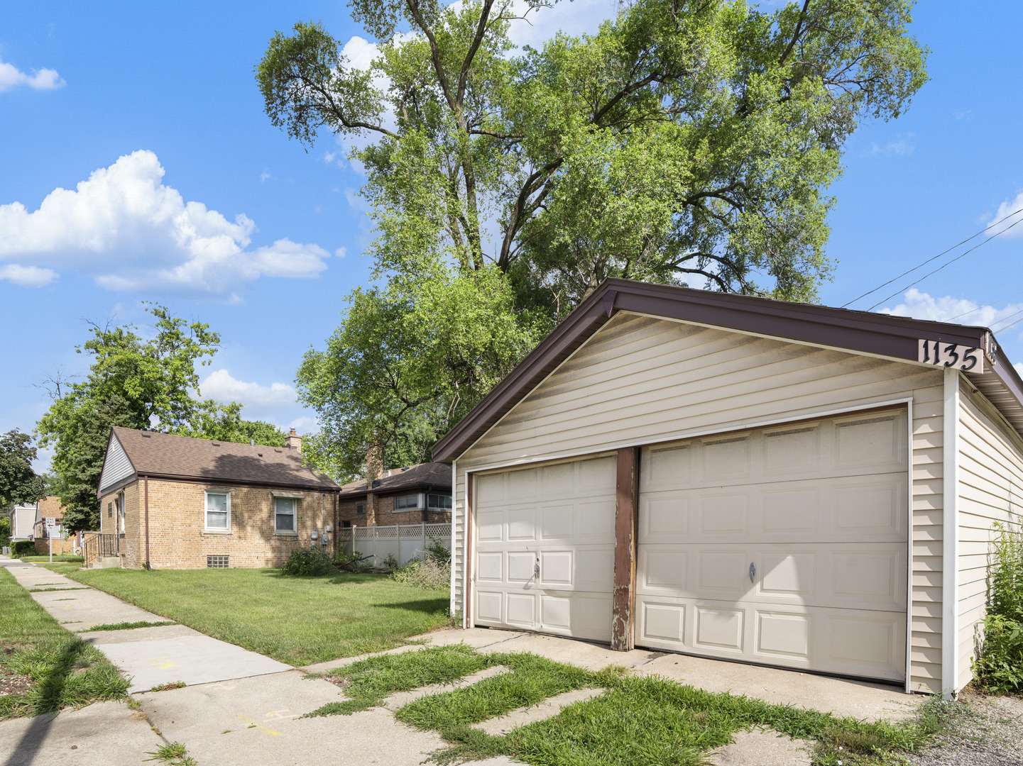 1135 Rice Avenue, Bellwood, IL 60104