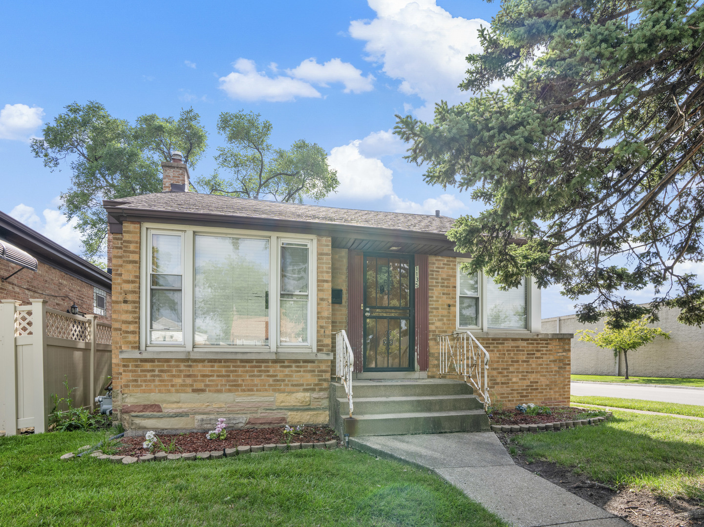 1135 Rice Avenue, Bellwood, IL 60104