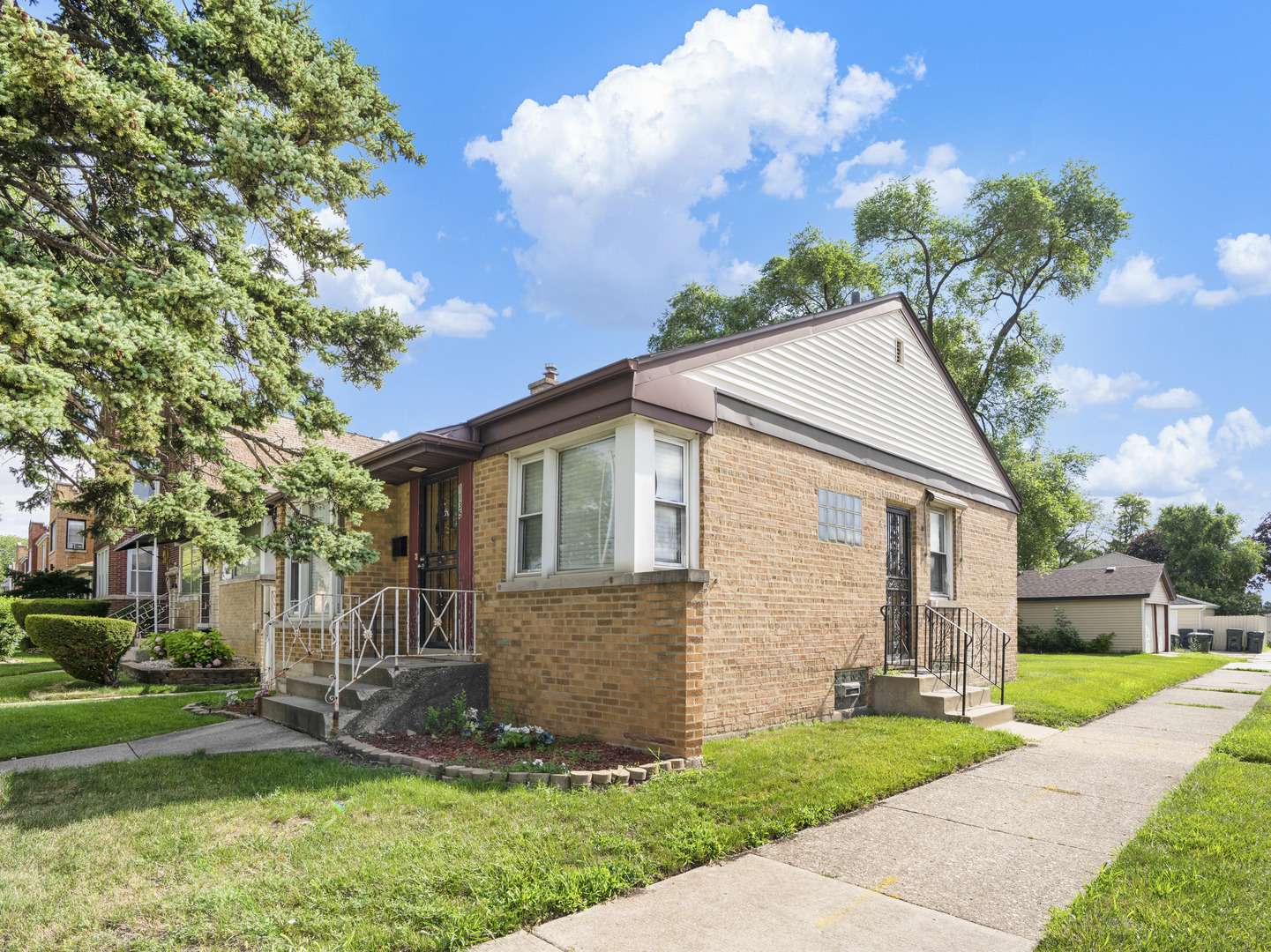 1135 Rice Avenue, Bellwood, IL 60104