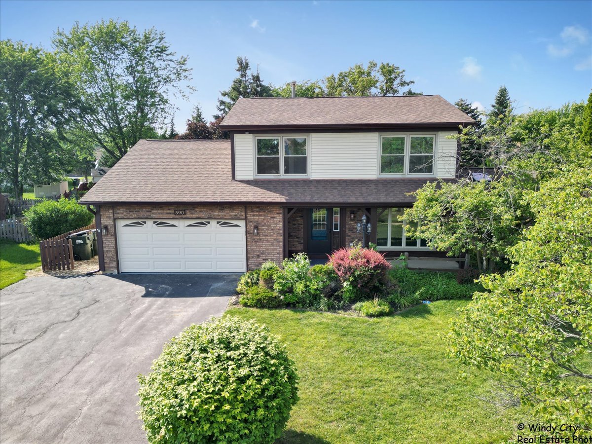 590 Woodcrest Court, Carol Stream, IL 60188