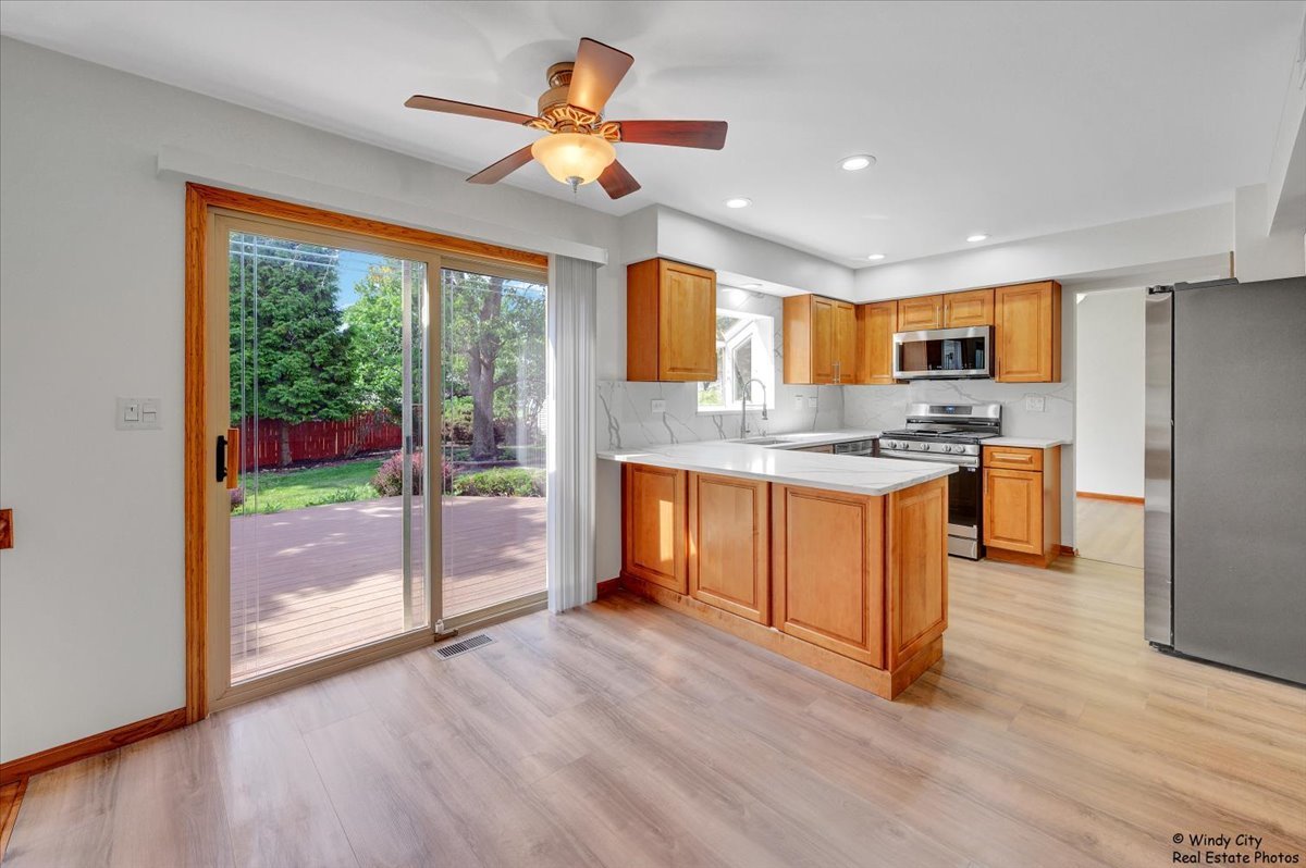 590 Woodcrest Court, Carol Stream, IL 60188