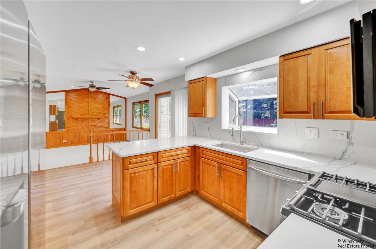 590 Woodcrest Court, Carol Stream, IL 60188
