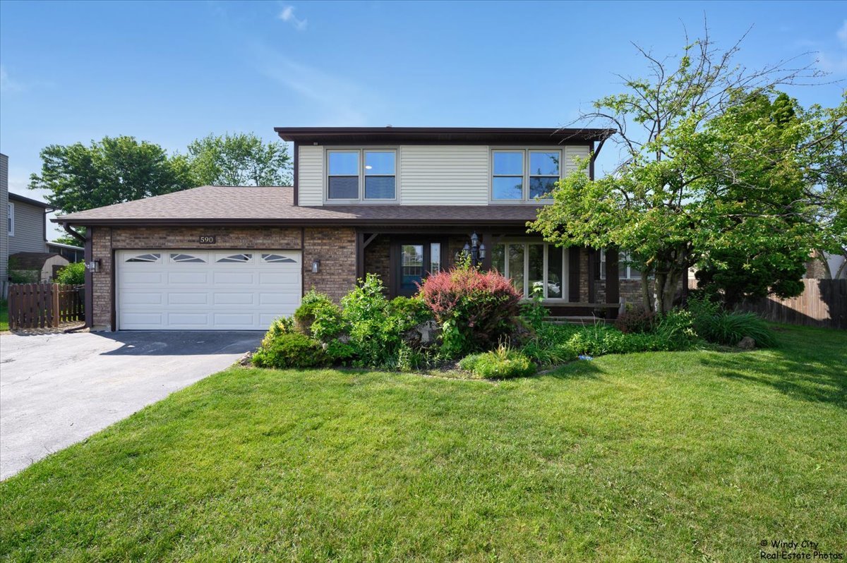 590 Woodcrest Court, Carol Stream, IL 60188