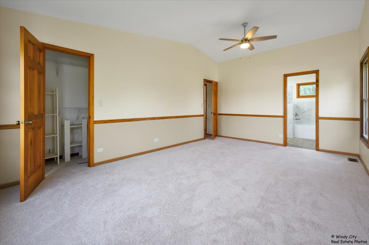 590 Woodcrest Court, Carol Stream, IL 60188