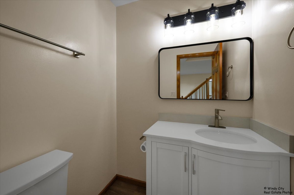 590 Woodcrest Court, Carol Stream, IL 60188