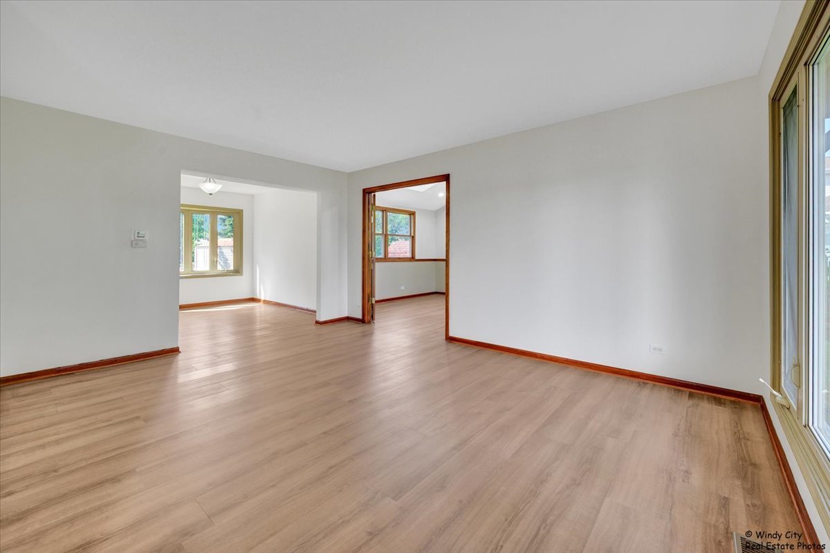 590 Woodcrest Court, Carol Stream, IL 60188