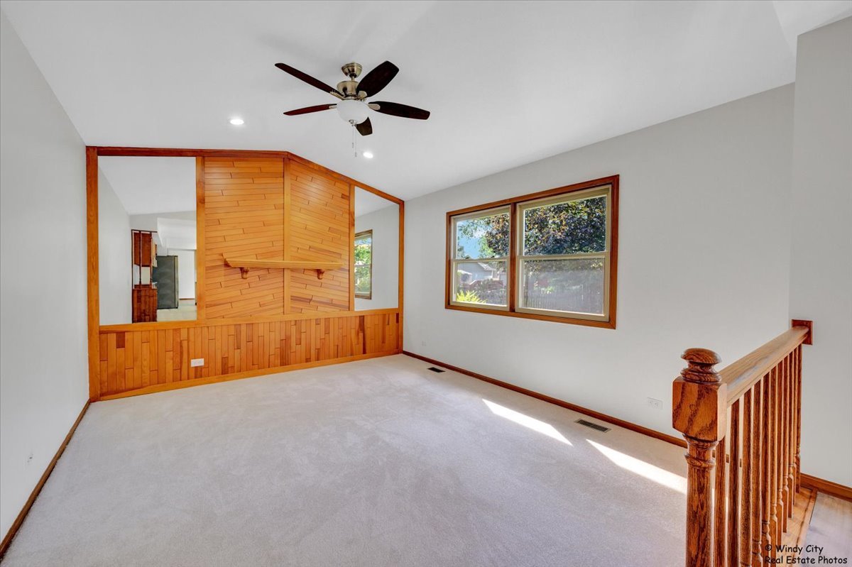 590 Woodcrest Court, Carol Stream, IL 60188