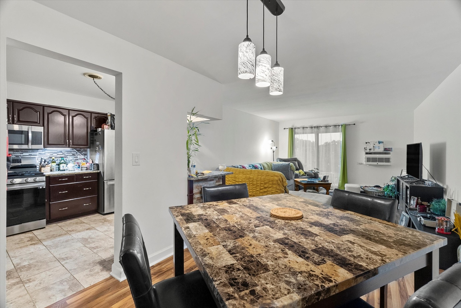 7221 Wolf Road #405B, Indian Head Park, IL 60525