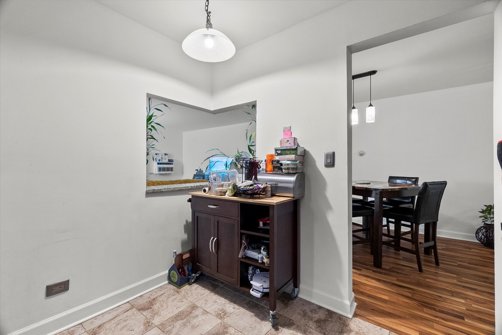 7221 Wolf Road #405B, Indian Head Park, IL 60525