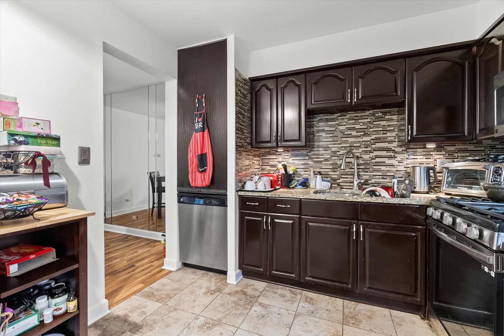 7221 Wolf Road #405B, Indian Head Park, IL 60525