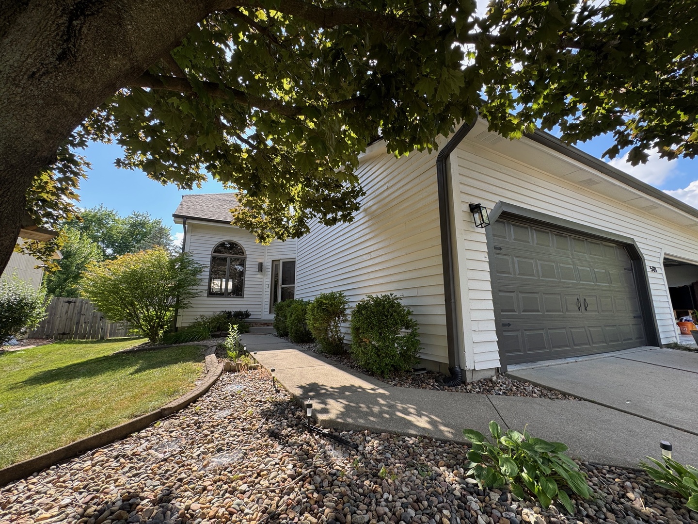 501 Cheshire Drive #A, Bloomington, IL 61704