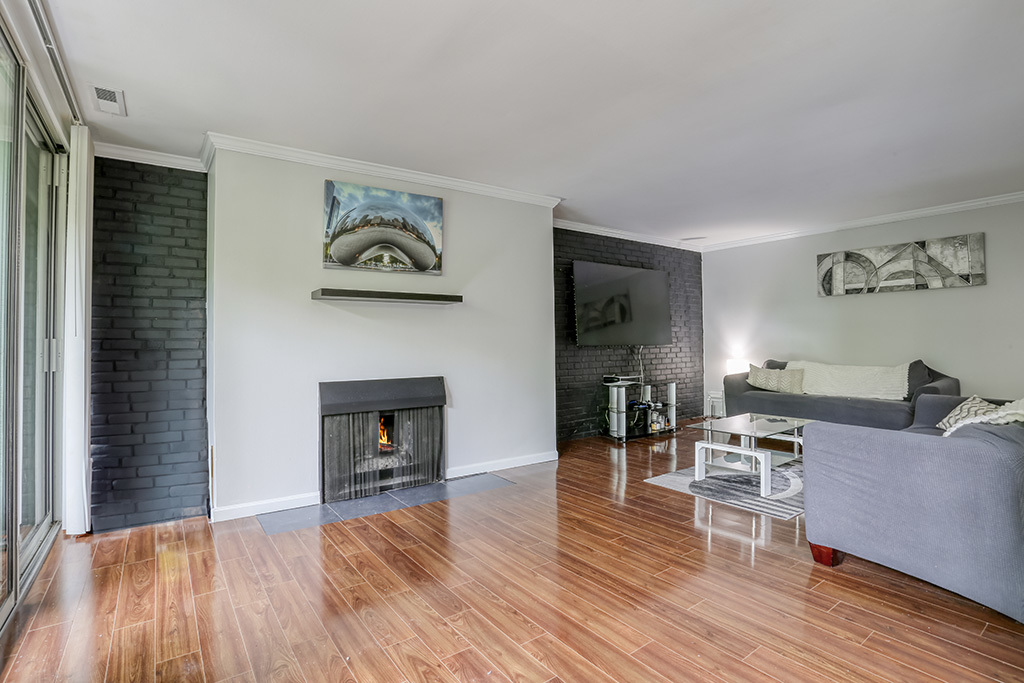 5900 Oakwood Drive #2H, Lisle, IL 60532