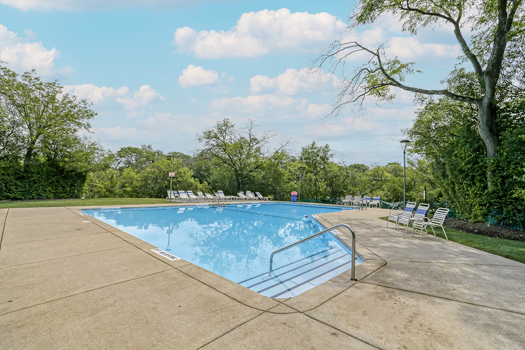 5900 Oakwood Drive #2H, Lisle, IL 60532