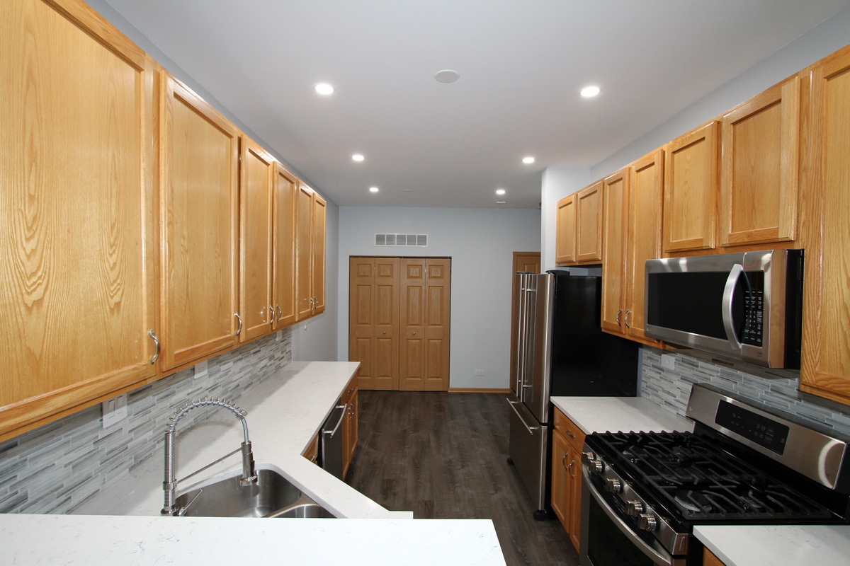 2534 Hillsboro Boulevard #2534, Aurora, IL 60503