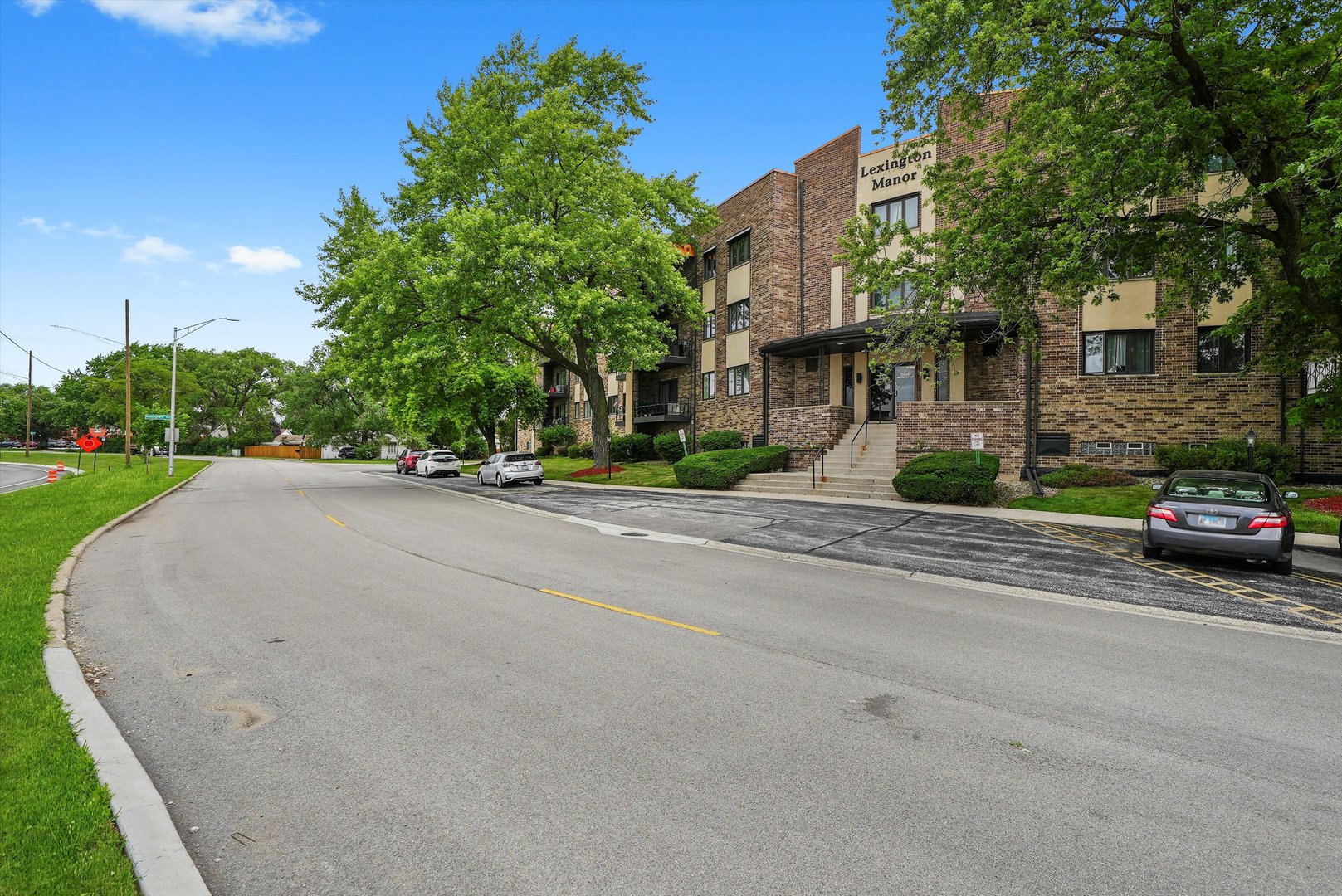 7100 W 95th Street #312, Oak Lawn, IL 60453