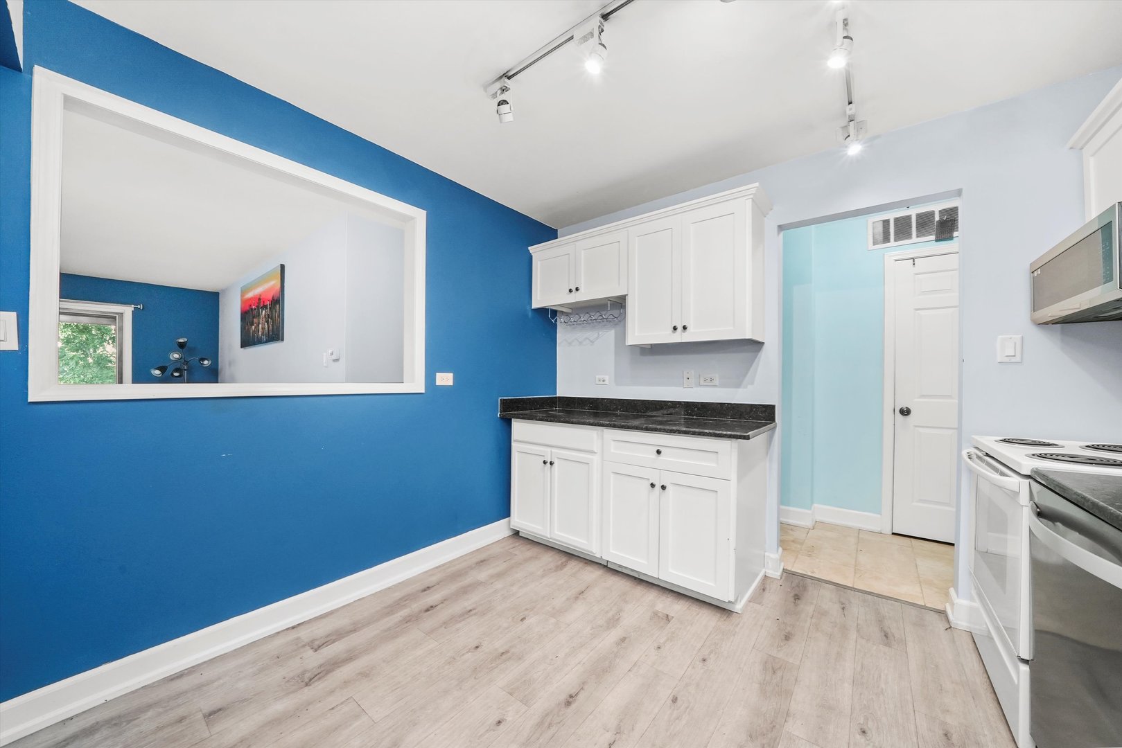 7100 W 95th Street #312, Oak Lawn, IL 60453
