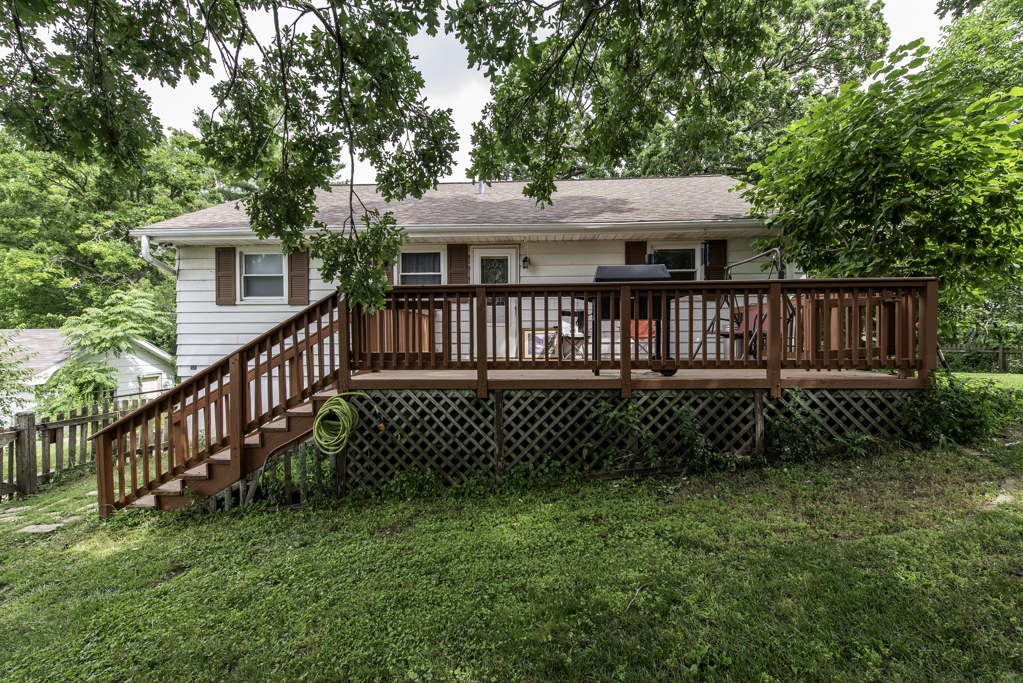 38 S Maple Avenue, Fox Lake, IL 60020