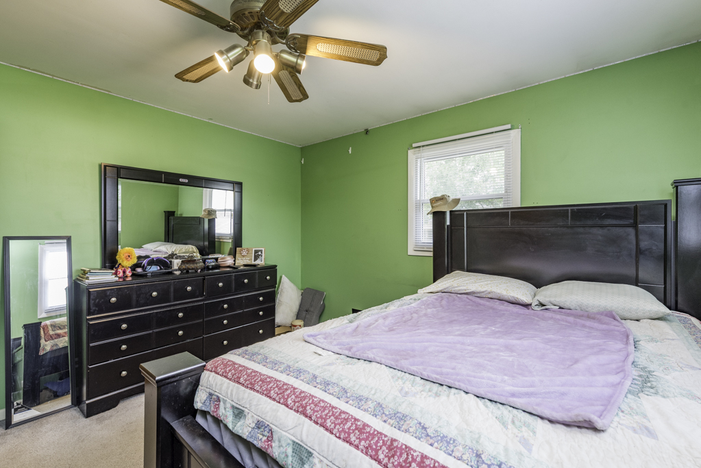 38 S Maple Avenue, Fox Lake, IL 60020