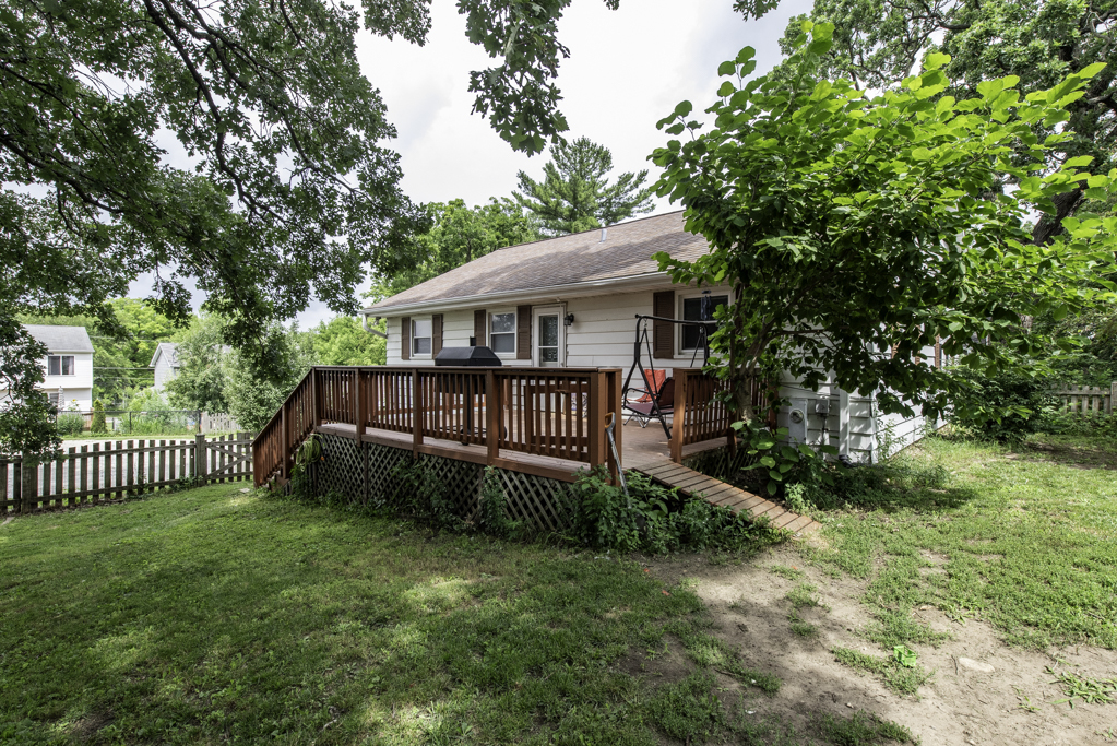 38 S Maple Avenue, Fox Lake, IL 60020
