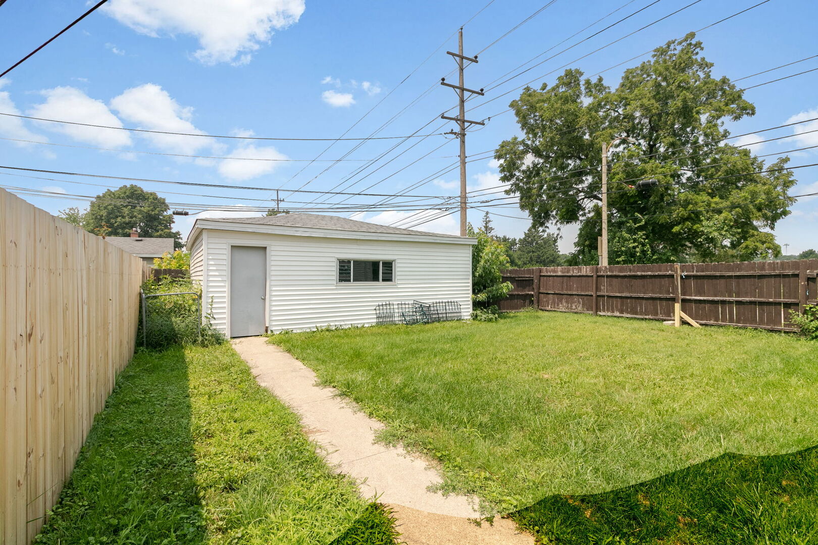 9100 S SAWYER Avenue, Evergreen Park, IL 60805