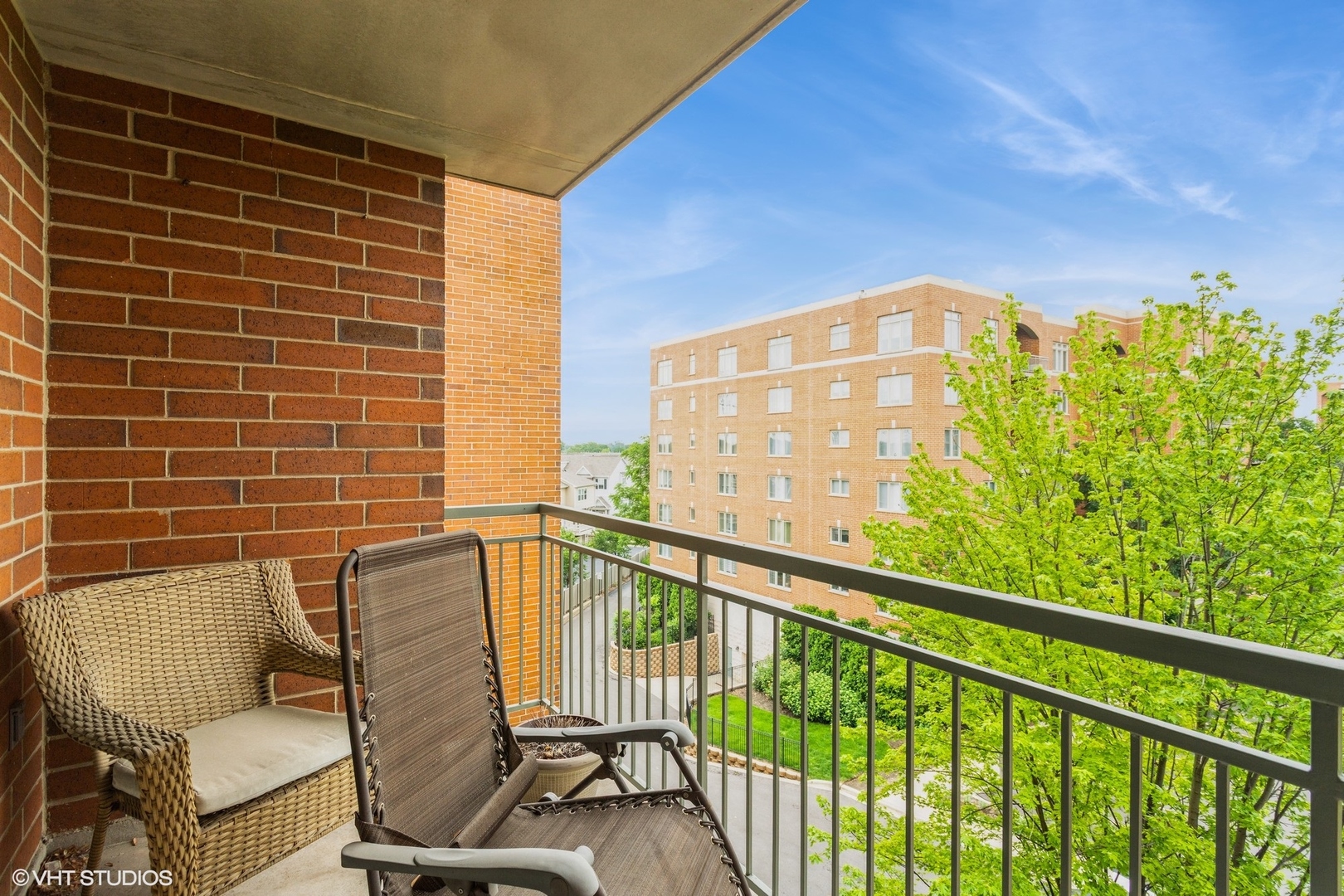 390 S Western Avenue #512, Des Plaines, IL 60016