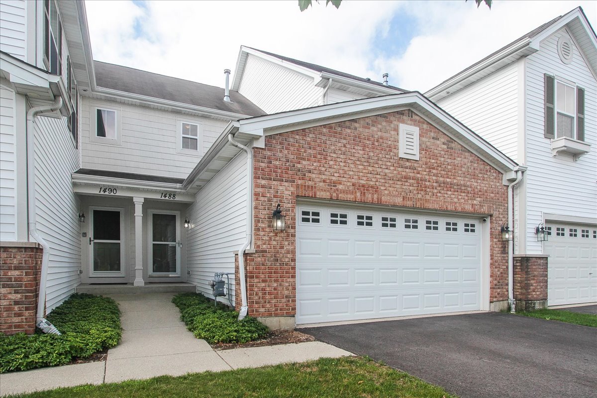 1488 YOSEMITE Circle, Crystal Lake, IL 60014