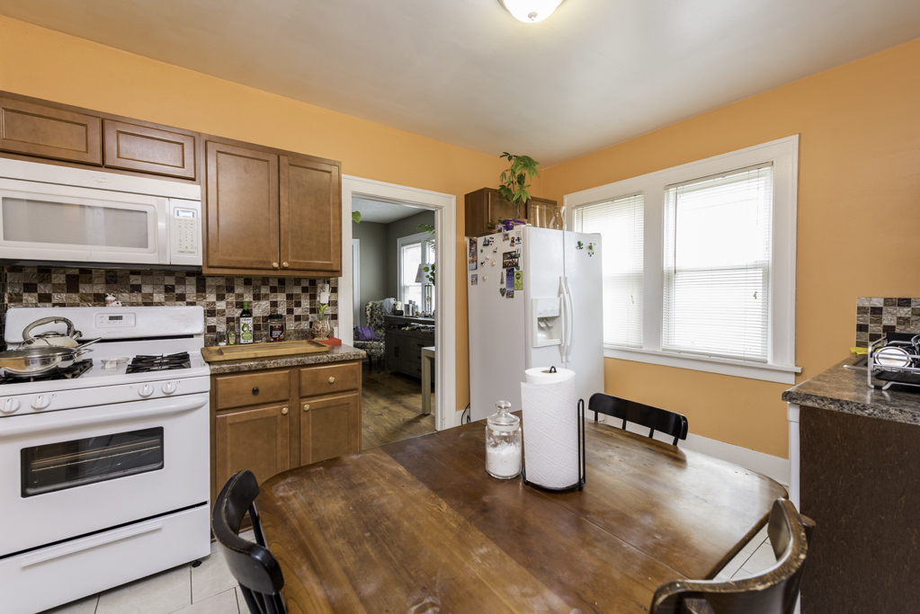 920 S Martin Luther King Jr Avenue, Waukegan, IL 60085
