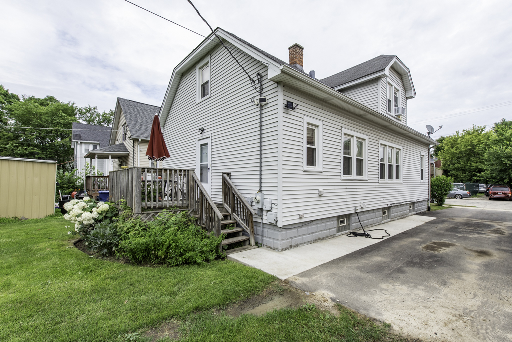 920 S Martin Luther King Jr Avenue, Waukegan, IL 60085